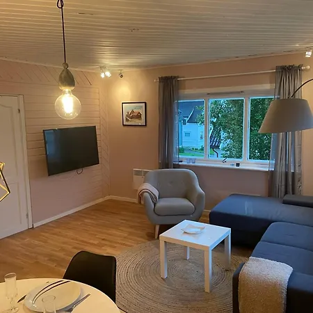 Centrally Located In Classic Townhouse Tromsø