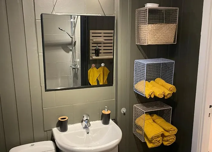 Apartamento Centrally Located In Classic Townhouse *