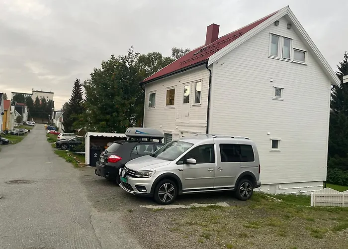 Centrally Located In Classic Townhouse Tromsø