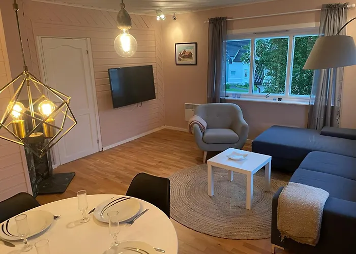 Lägenhet Centrally Located In Classic Townhouse