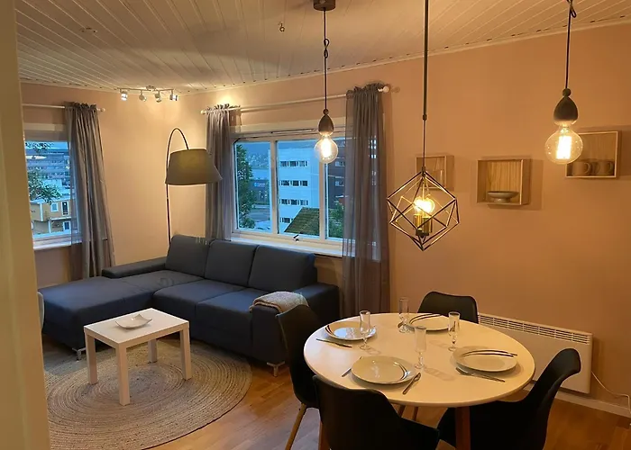 Lägenhet Centrally Located In Classic Townhouse *